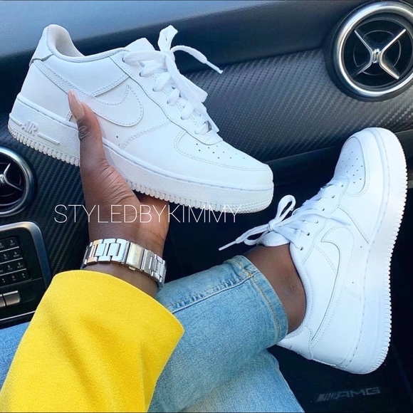 NIKE AIR FORCE 1 Triple White Sneakers Shoes - Picture 2 of 14